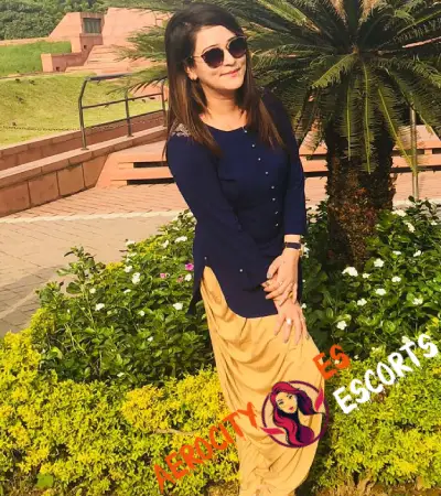 College Girl Escorts in Aerocity
